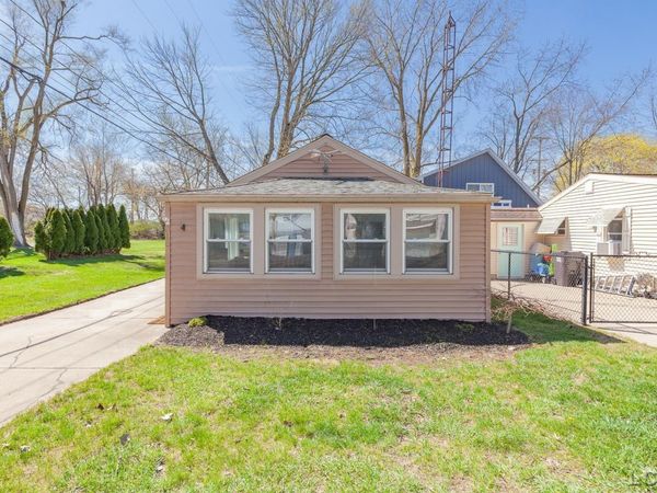 3145 Round Lake , Manitou Beach, MI 49253