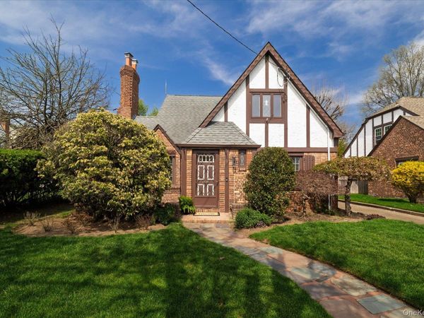 40 Horton Street , Malverne, NY 11565