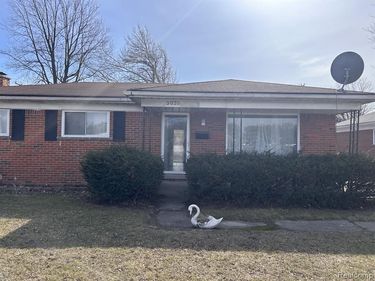 3036 E Eleven Mile Road, Warren, MI 48091