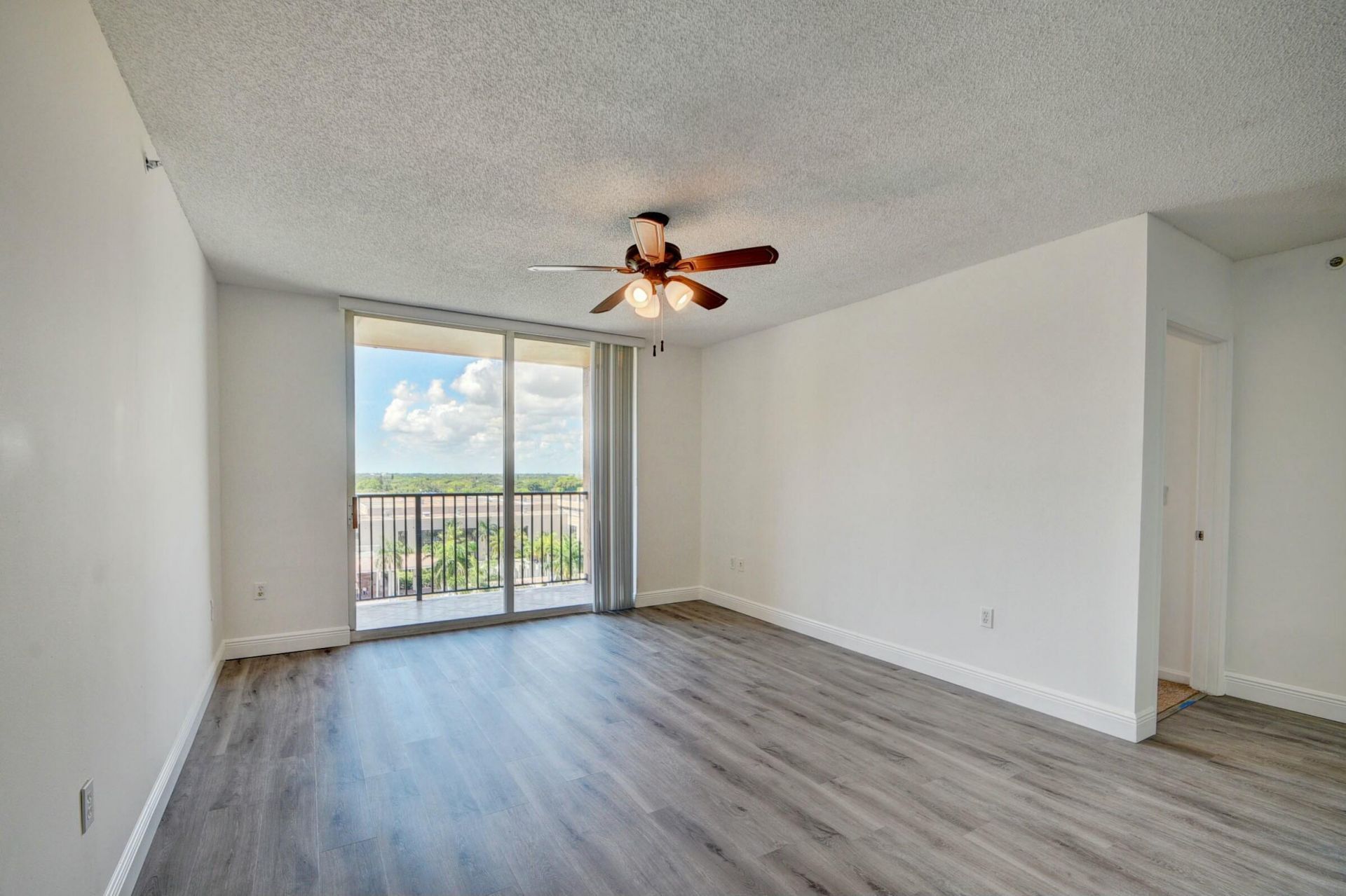 651 Okeechobee Boulevard, Unit 809, West Palm Beach, FL 33401 Photo