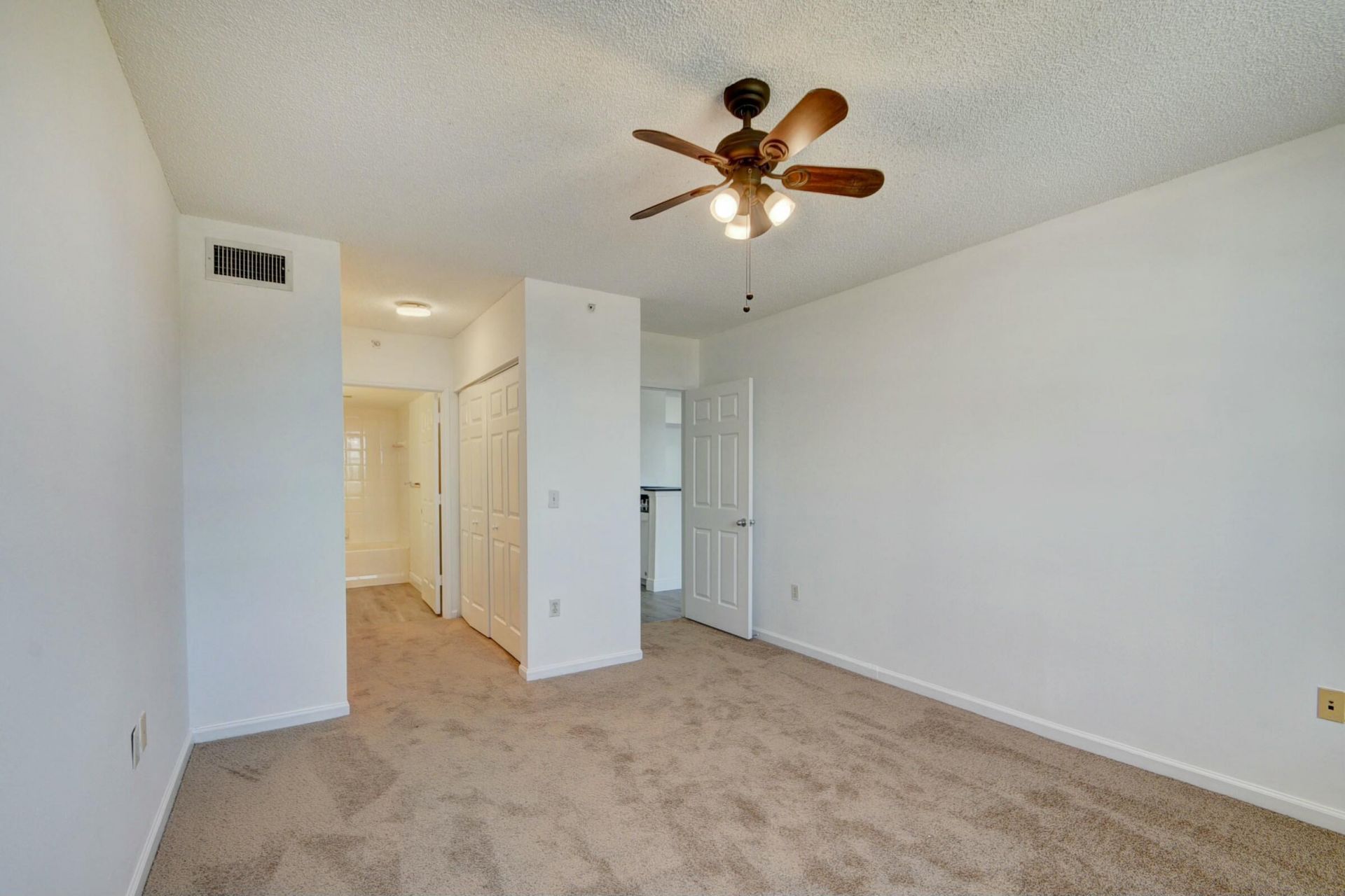 651 Okeechobee Boulevard, Unit 809, West Palm Beach, FL 33401 Photo