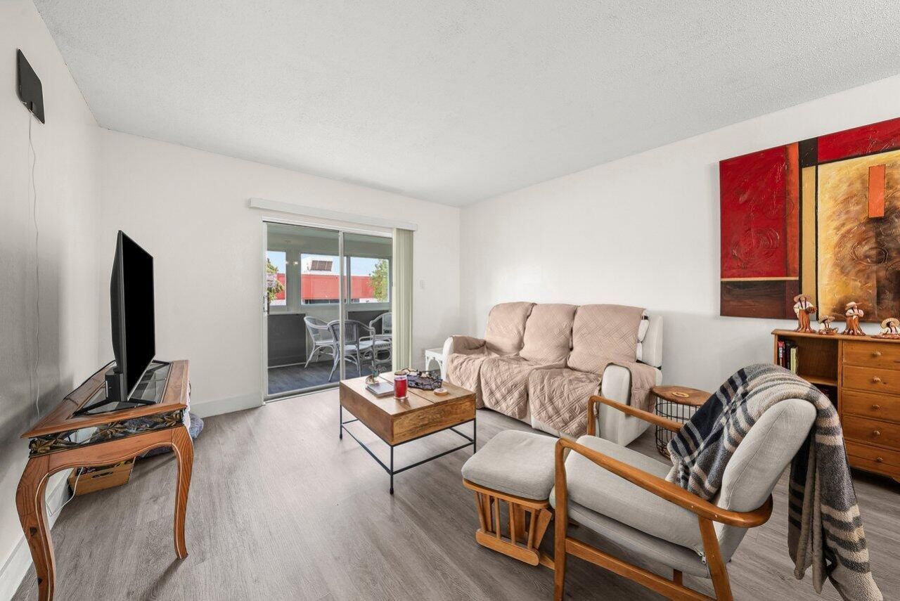 1117 Lake Terrace, Unit 207, Boynton Beach, FL 33426 Photo