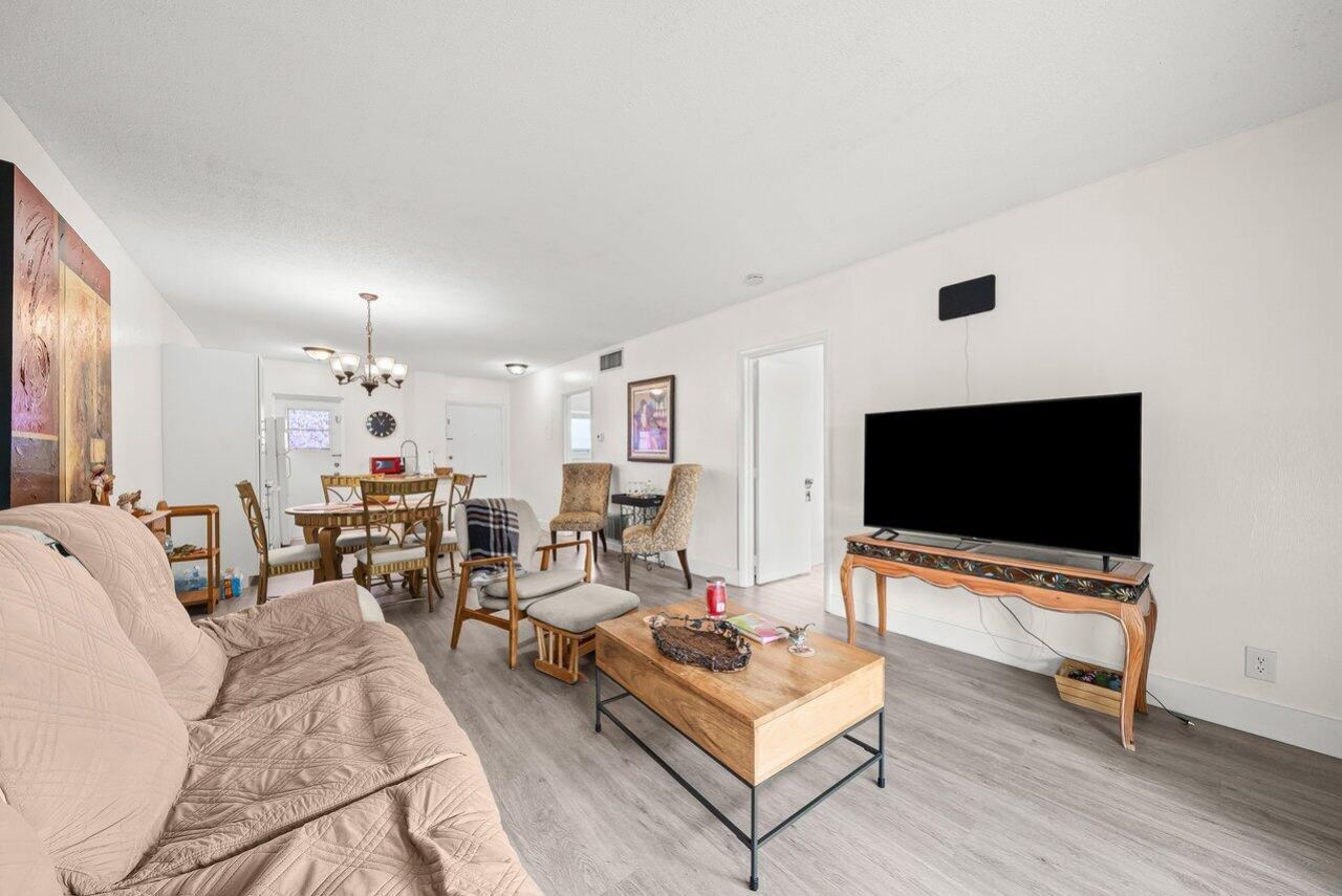 1117 Lake Terrace, Unit 207, Boynton Beach, FL 33426 Photo