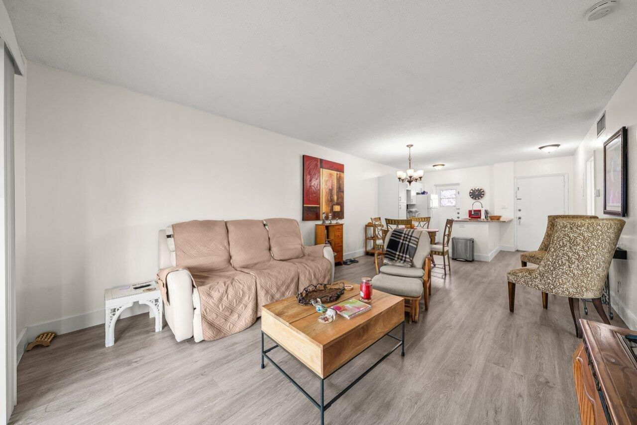 1117 Lake Terrace, Unit 207, Boynton Beach, FL 33426 Photo