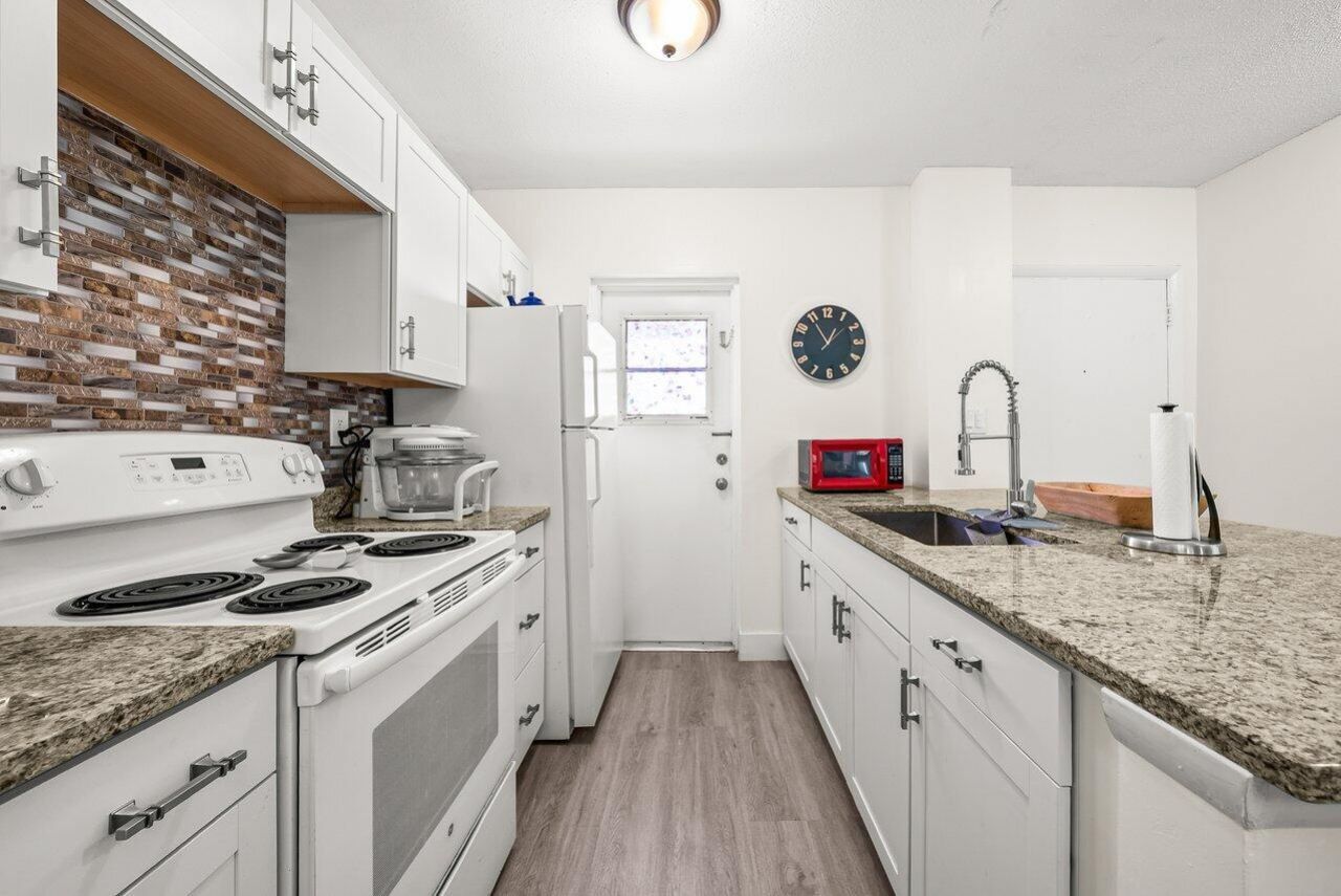 1117 Lake Terrace, Unit 207, Boynton Beach, FL 33426 Photo