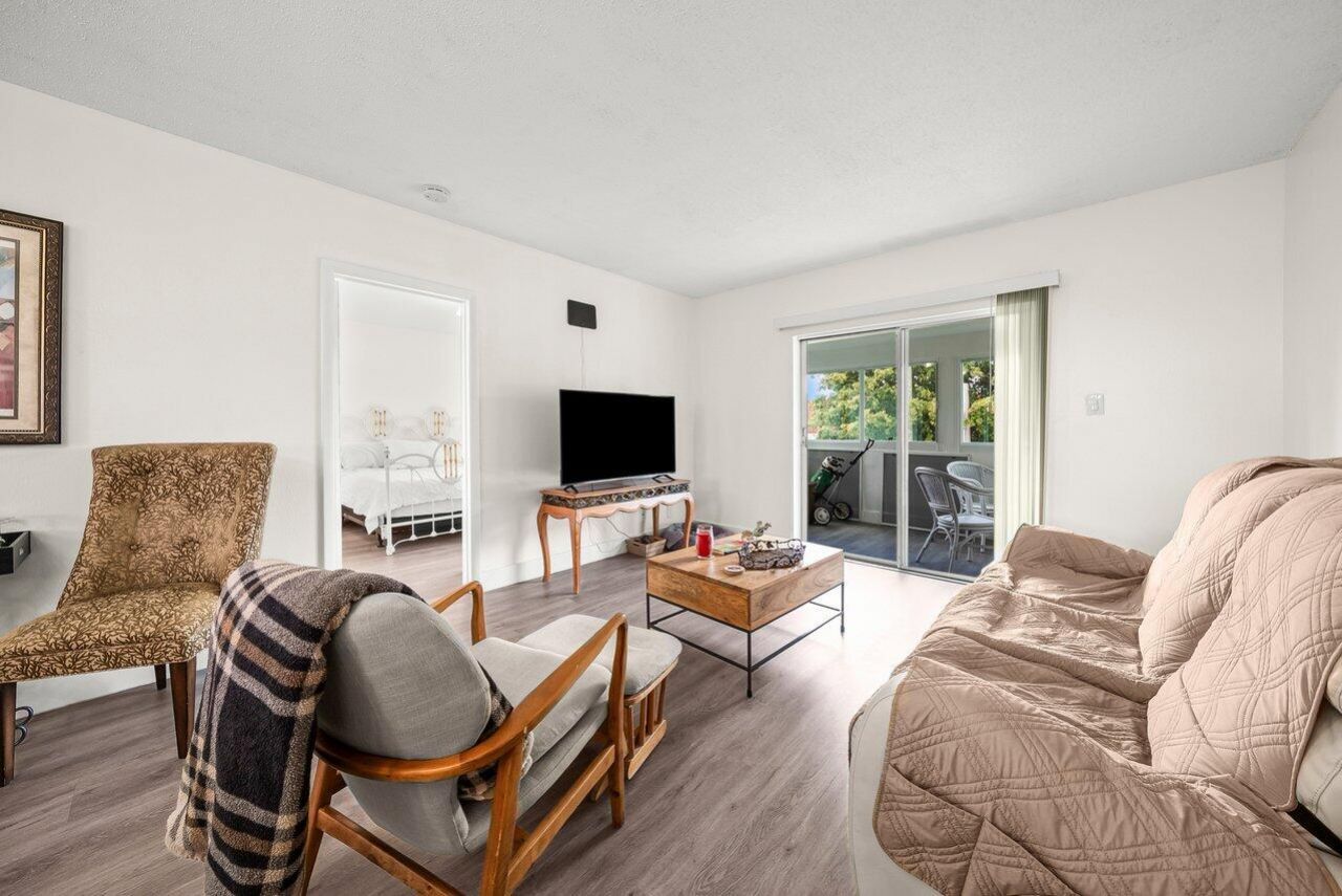 1117 Lake Terrace, Unit 207, Boynton Beach, FL 33426 Photo