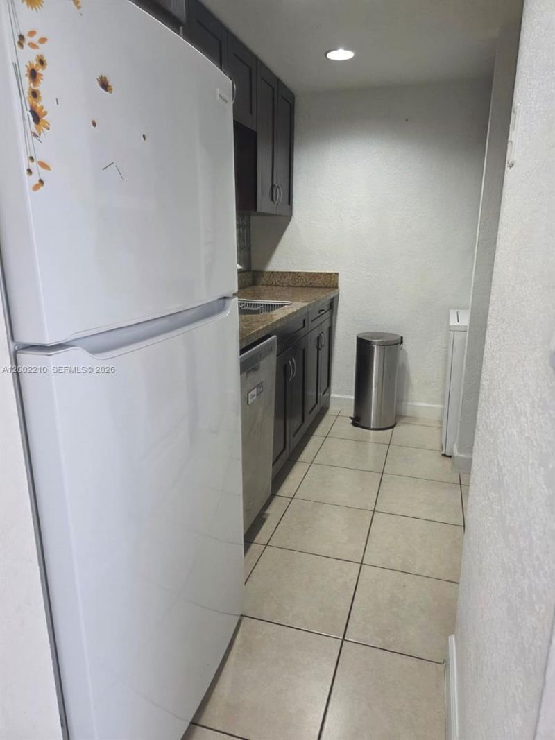 5055 NW 7th St, Unit 602, Miami, FL 33126 Photo
