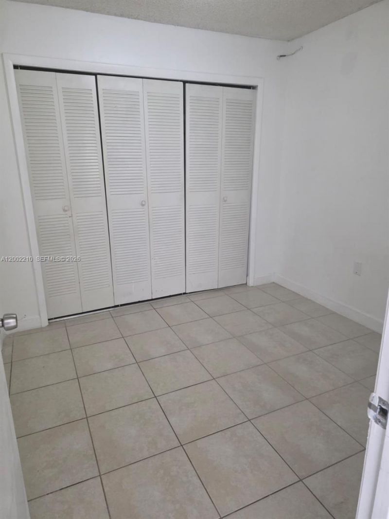 5055 NW 7th St, Unit 602, Miami, FL 33126 Photo