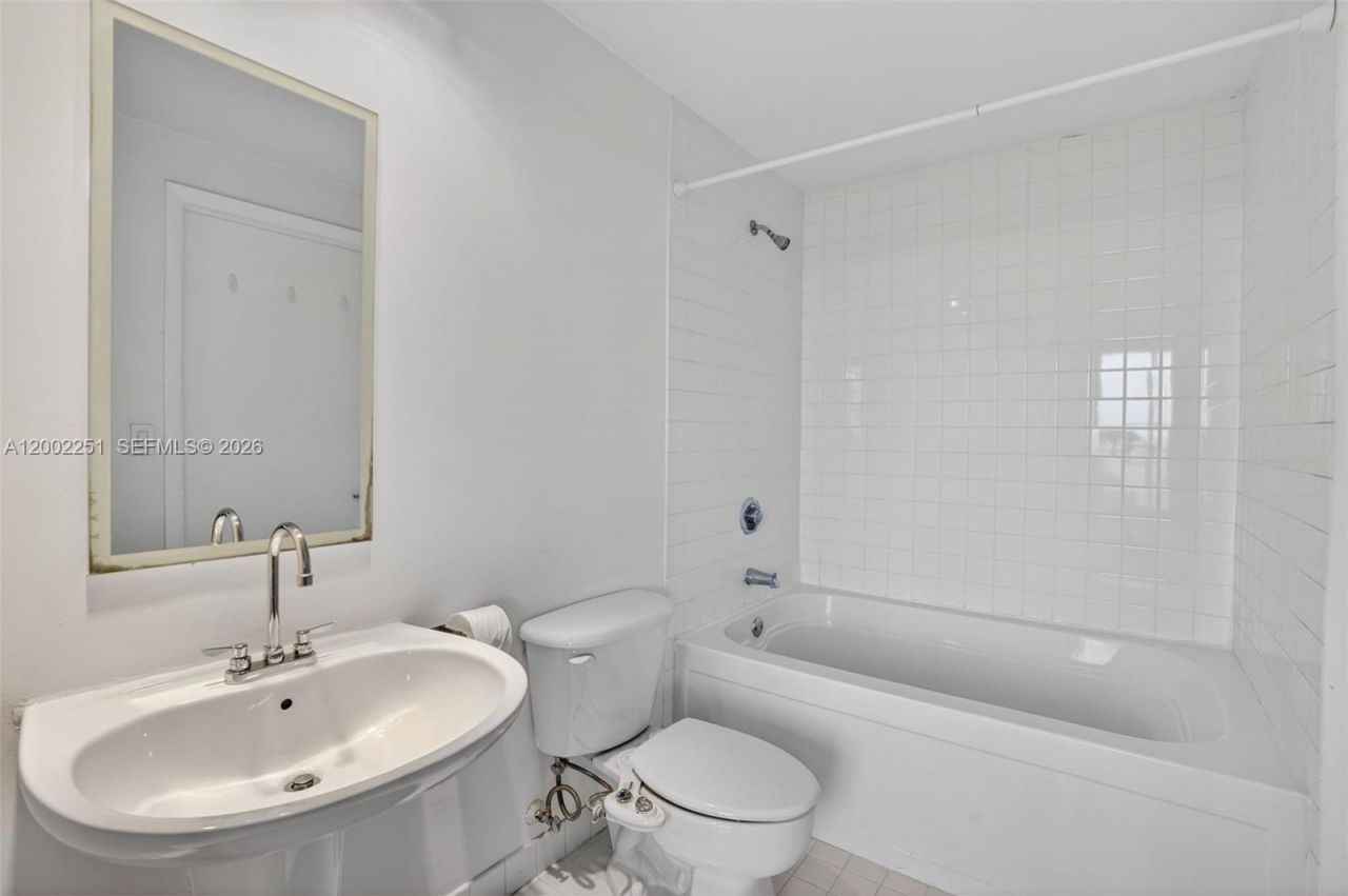 10 SW South River Dr, Unit 1410, Miami, FL 33130 Photo