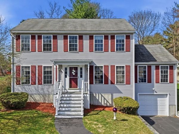 9 Photine Dr, Lowell, MA 01854