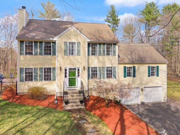 41 Chestnut Rd, Tyngsborough, MA 01879