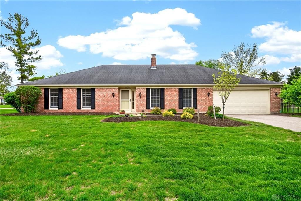 1524 Lindenhurst Drive, Centerville, OH 45459 Main Photo