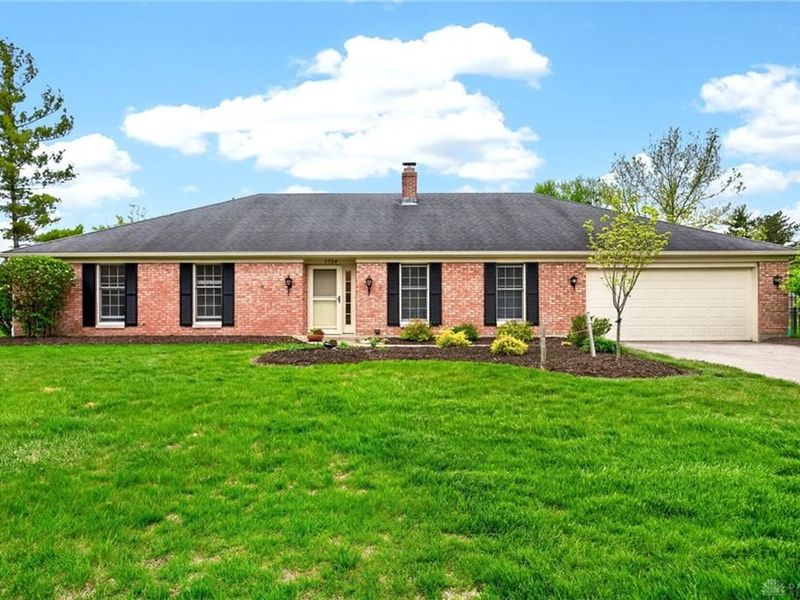 1524 Lindenhurst Drive, Centerville, OH 45459 Photo 1