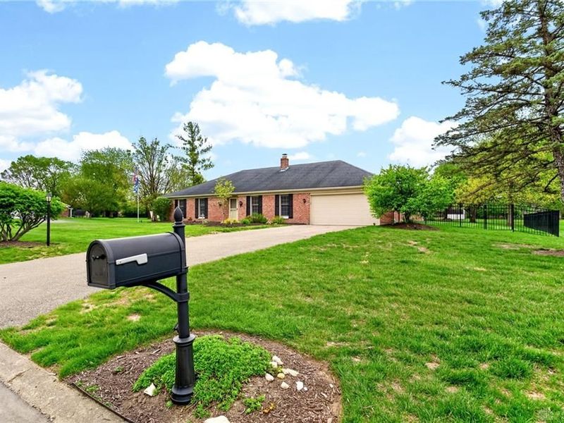 1524 Lindenhurst Drive, Centerville, OH 45459 Photo 2