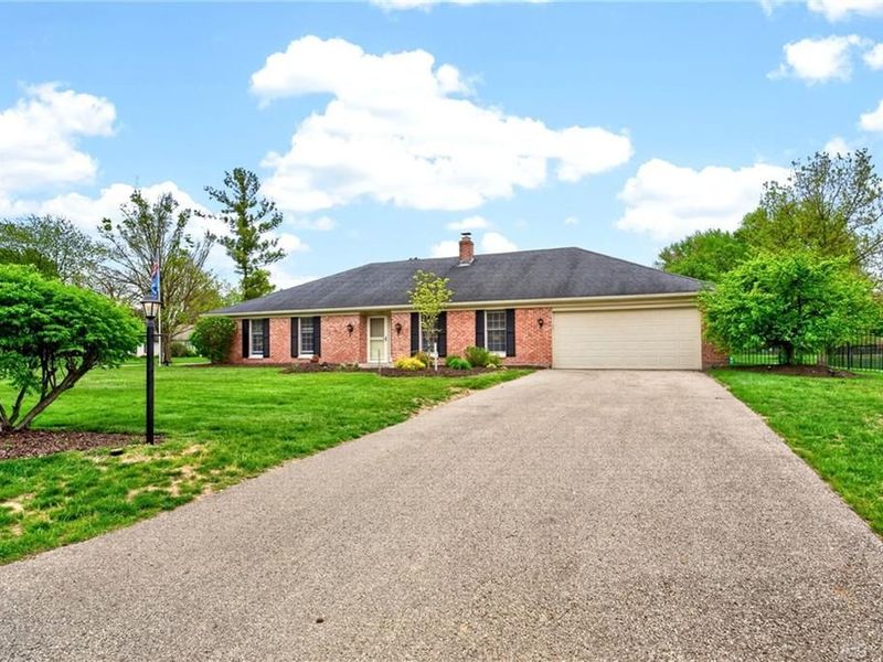 1524 Lindenhurst Drive, Centerville, OH 45459 Photo 3