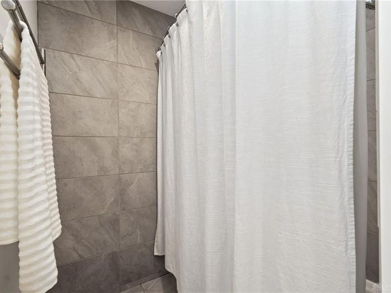 1524 Lindenhurst Drive, Centerville, OH 45459 Photo 44