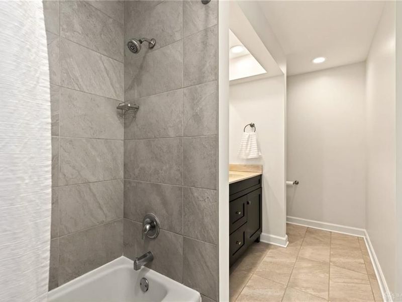 1524 Lindenhurst Drive, Centerville, OH 45459 Photo 45