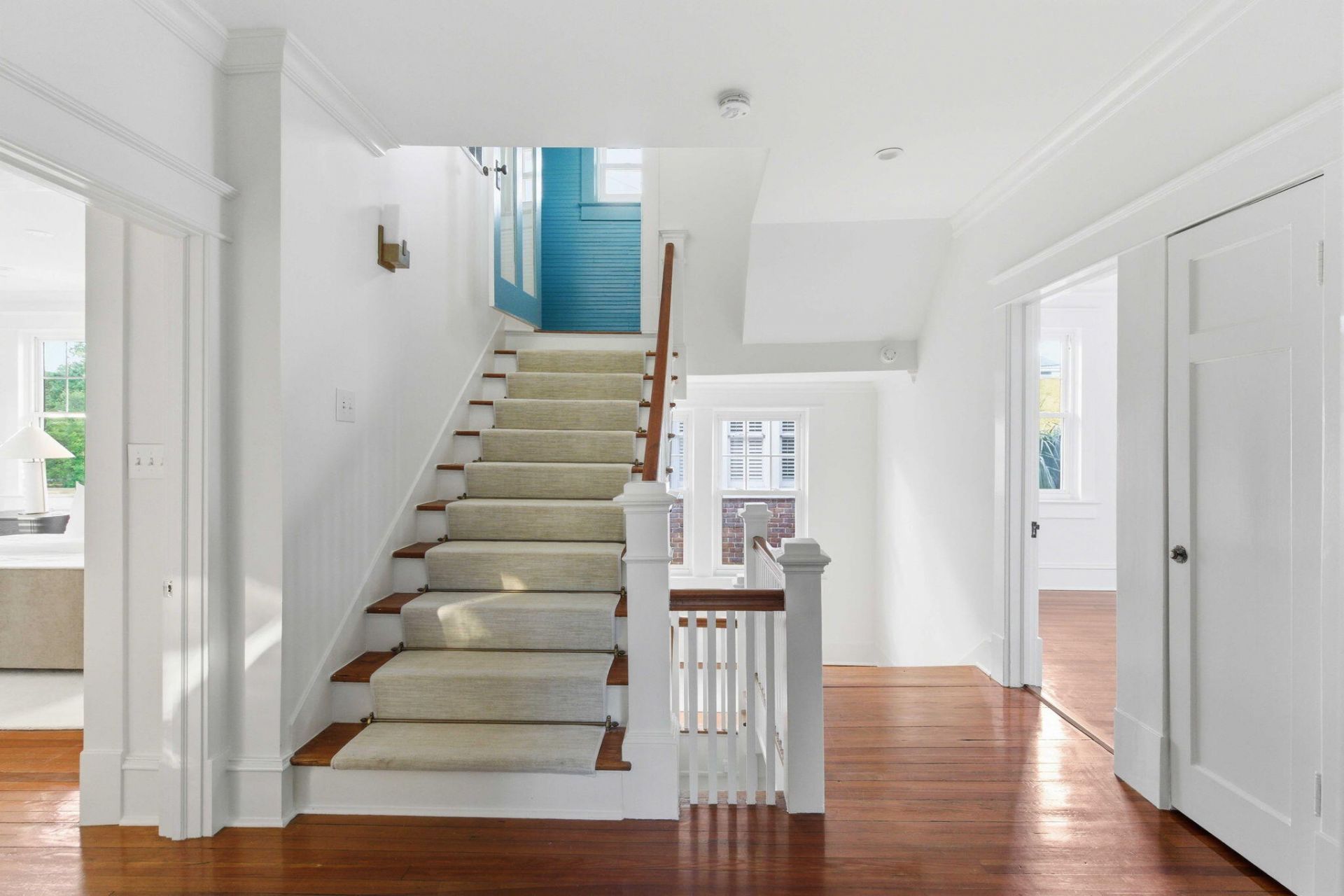 56 Parkwood Avenue Photo 37