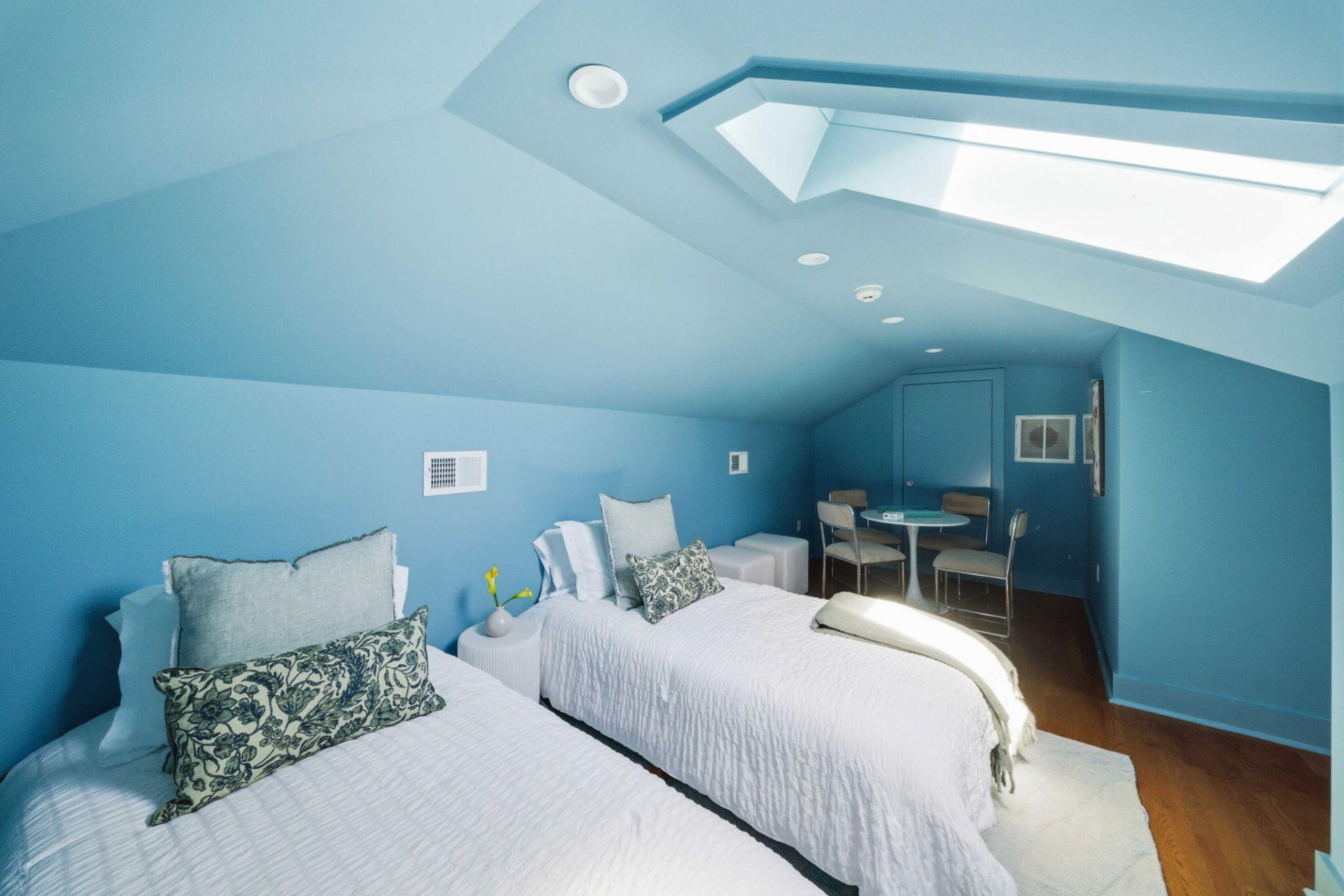 56 Parkwood Avenue Photo 39