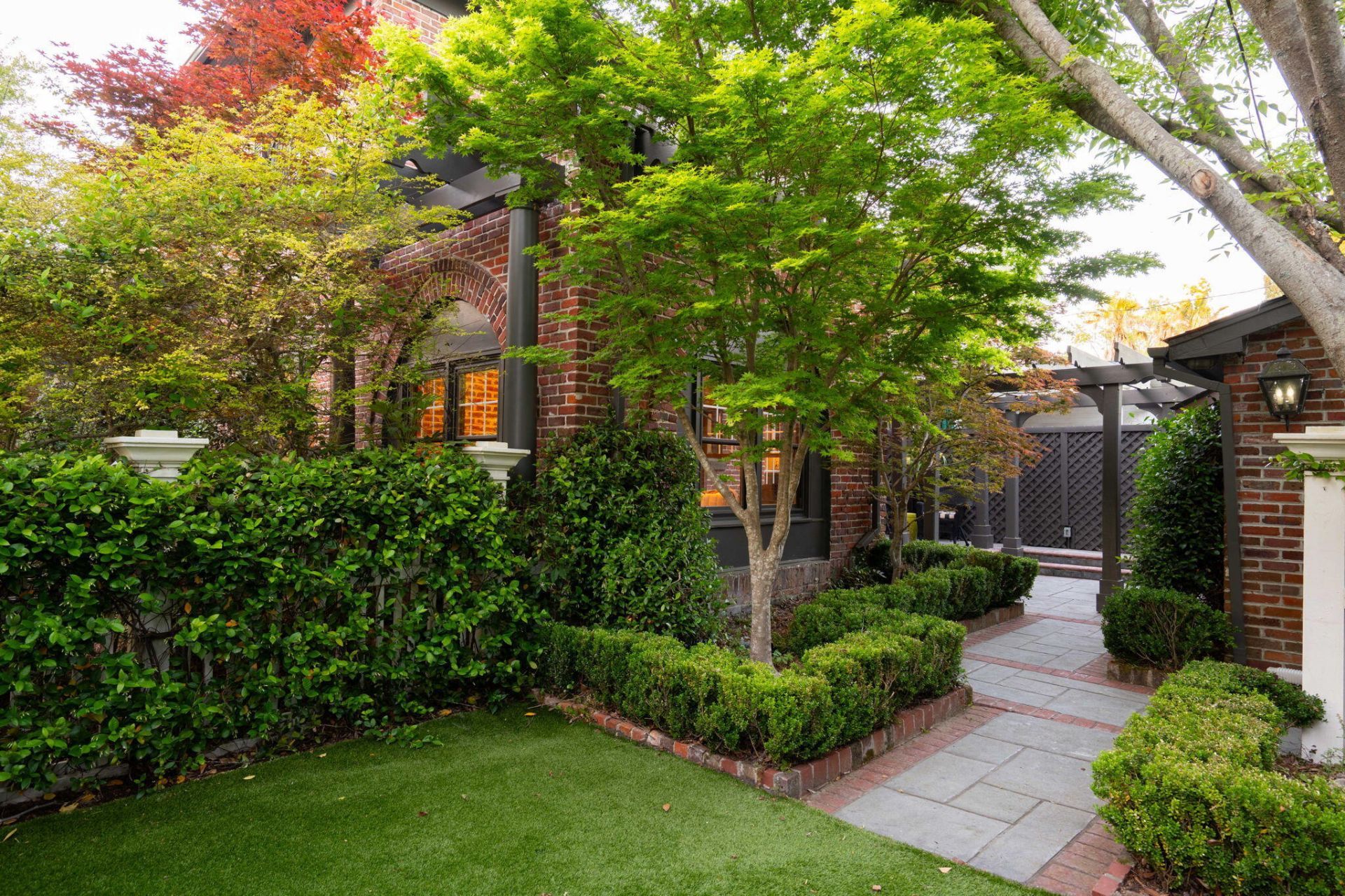 56 Parkwood Avenue Photo 42