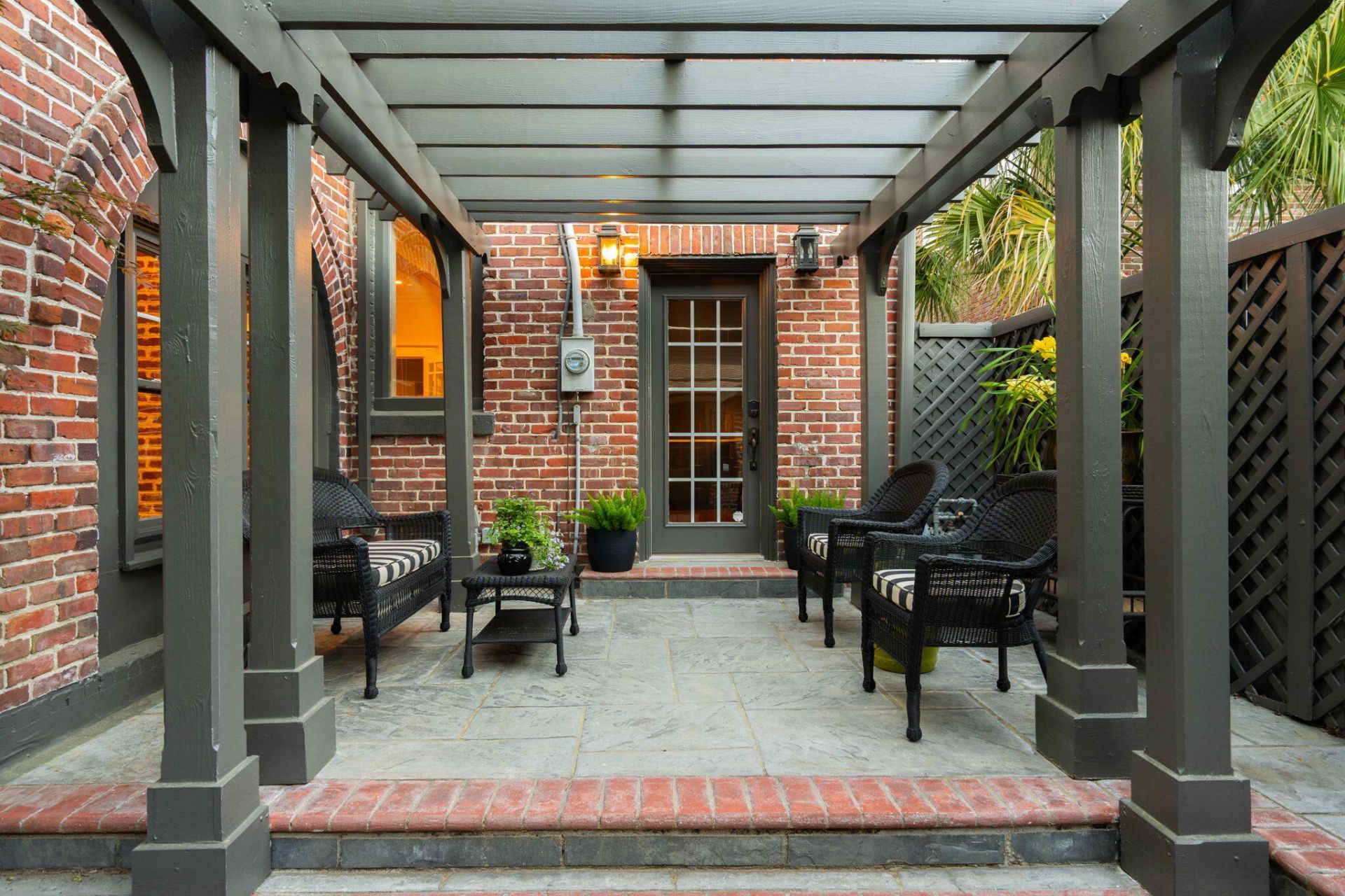 56 Parkwood Avenue Photo 46