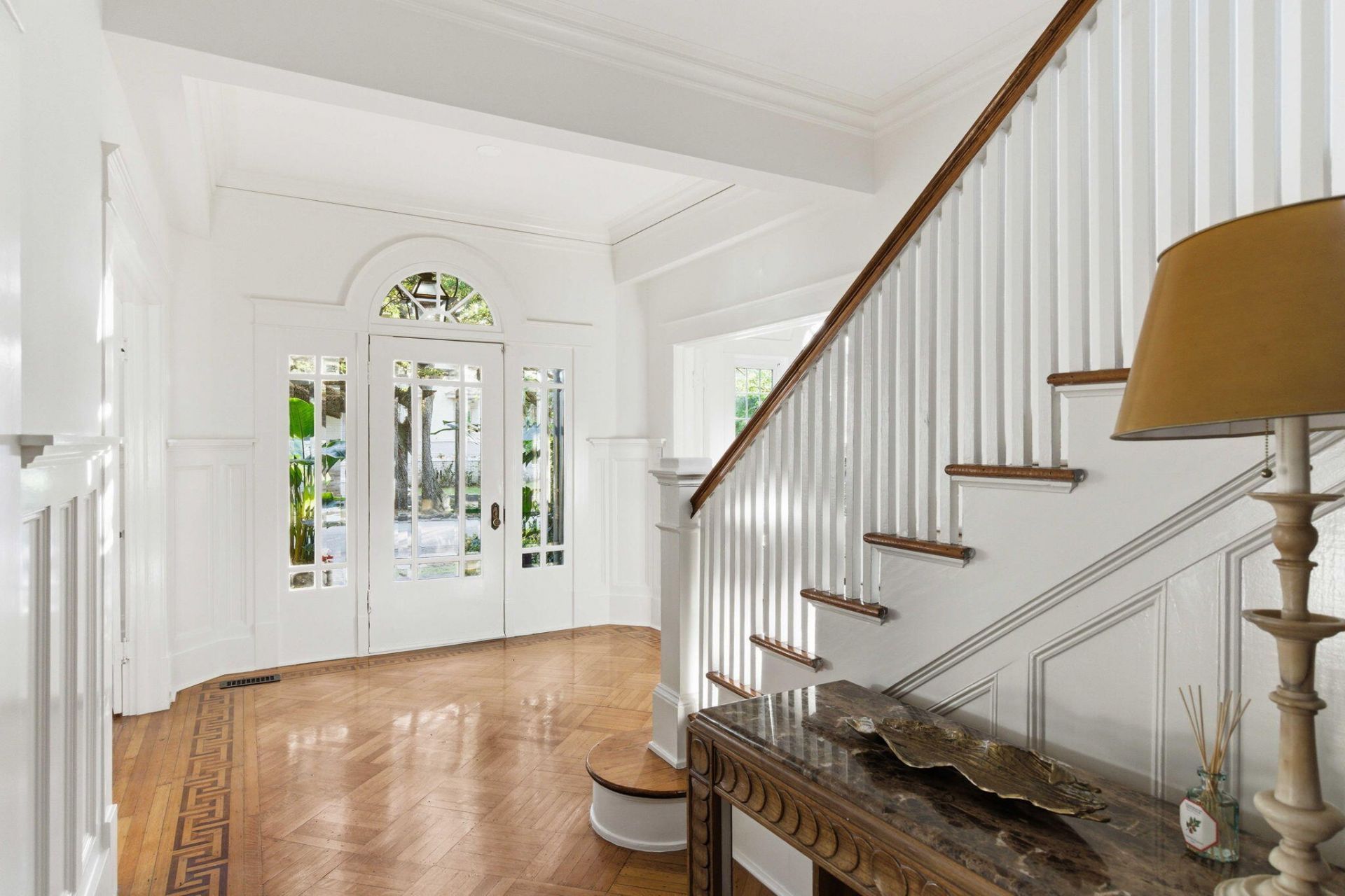 56 Parkwood Avenue Photo 6