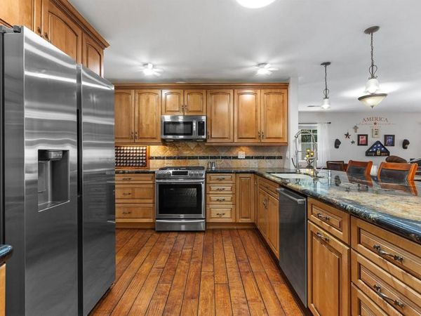 1650 Queenston Drive, Escondido, CA 92027