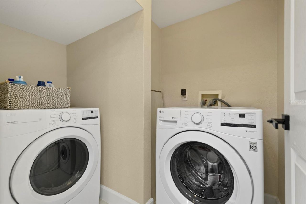 9047 Tuscan Valley Place, Orlando, FL 32825 Photo