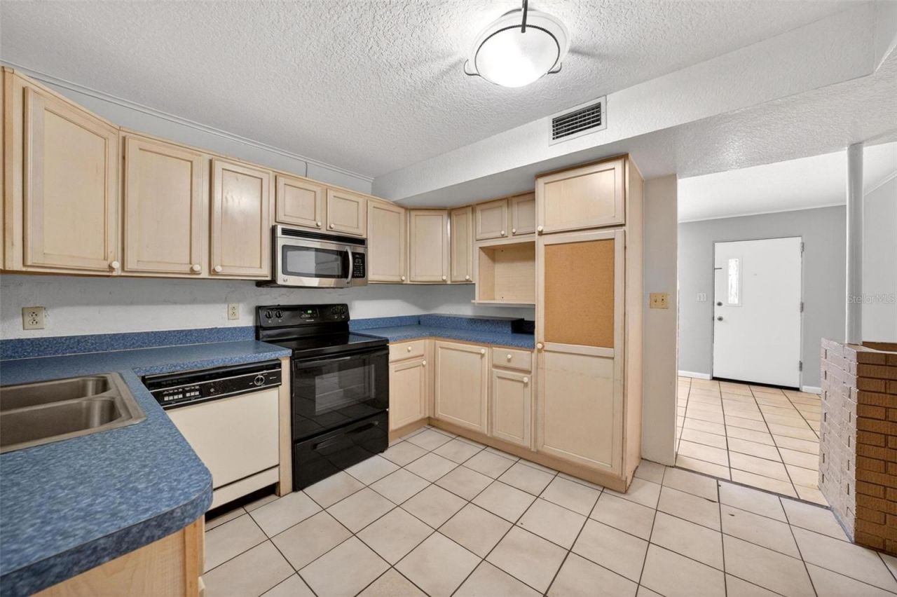 715 S Randolph Avenue , Kissimmee, FL 34741 Photo