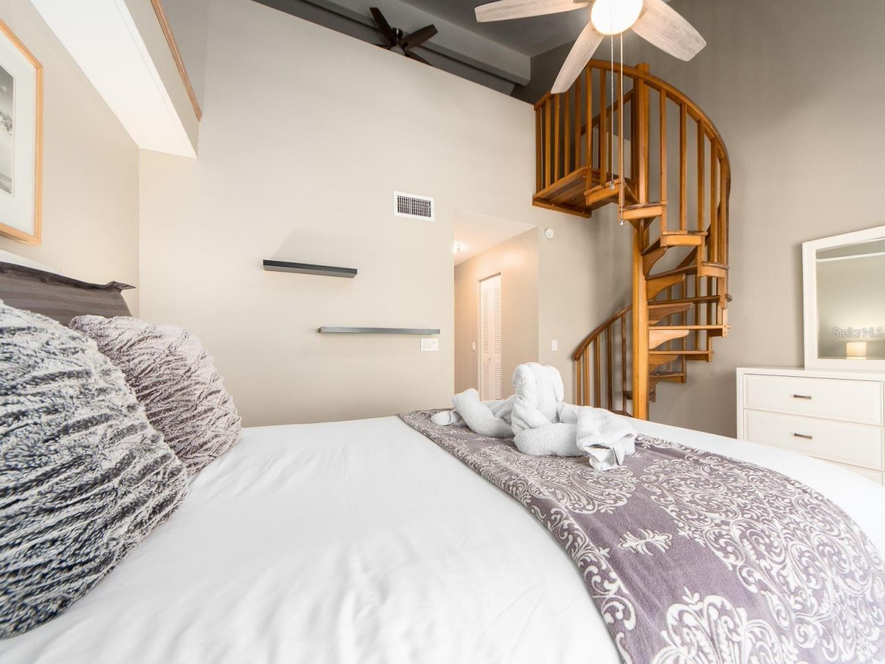 320 Island Way , Unit 606, Clearwater Beach, FL 33767 Photo