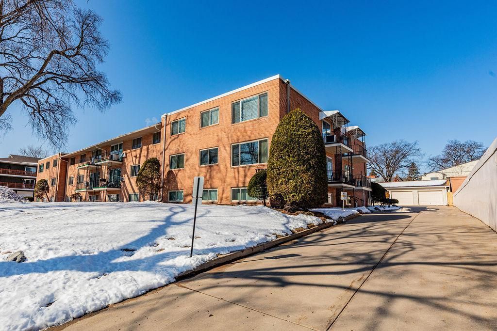 605 7th Street S primary photo