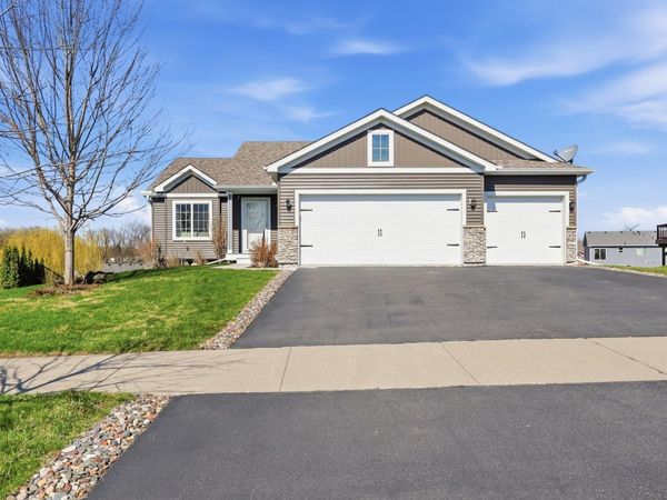 933 Aspen Circle, Watertown, MN 55388