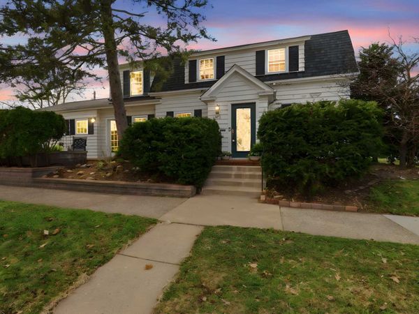 571 Griggs Street S, Saint Paul, MN 55116