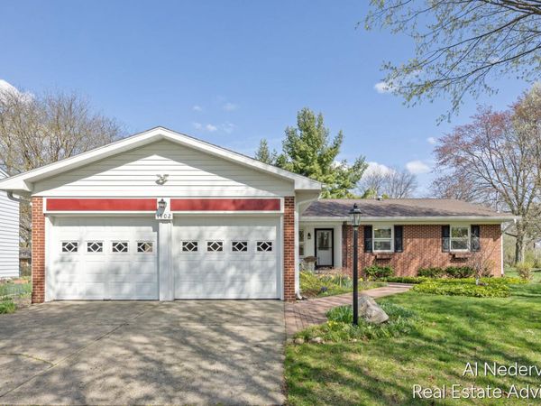 1902 Ridgemoor Drive SE, Grand Rapids, MI 49506