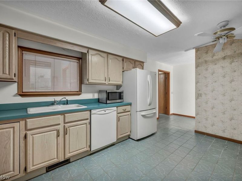 9217 Bechtel Road, Elyria, OH 44035 Photo 40