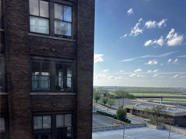 712 Broadway Boulevard, Unit 401, Kansas City, MO 64105