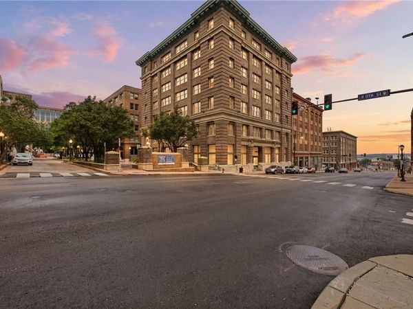 712 Broadway Boulevard, Unit 401, Kansas City, MO 64105
