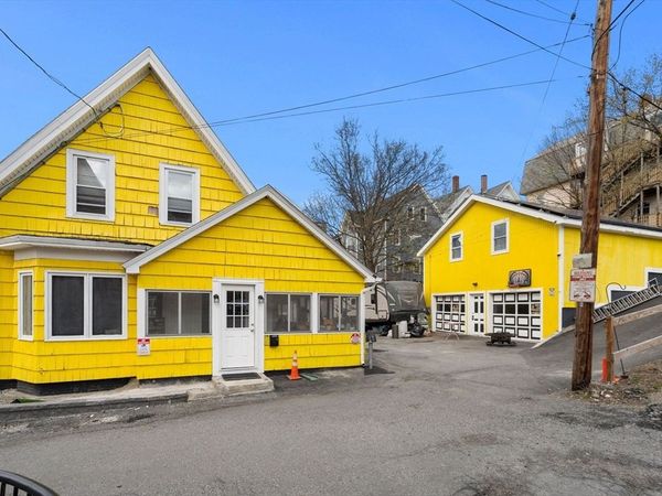 129 High St, Clinton, MA 01510