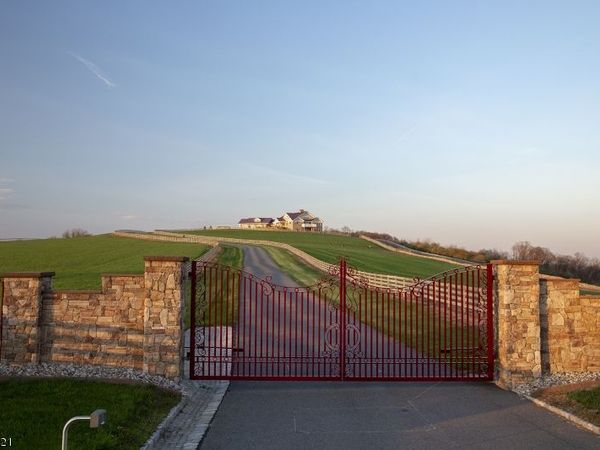 506 Mountain View Road W, Franklin, NJ 08802