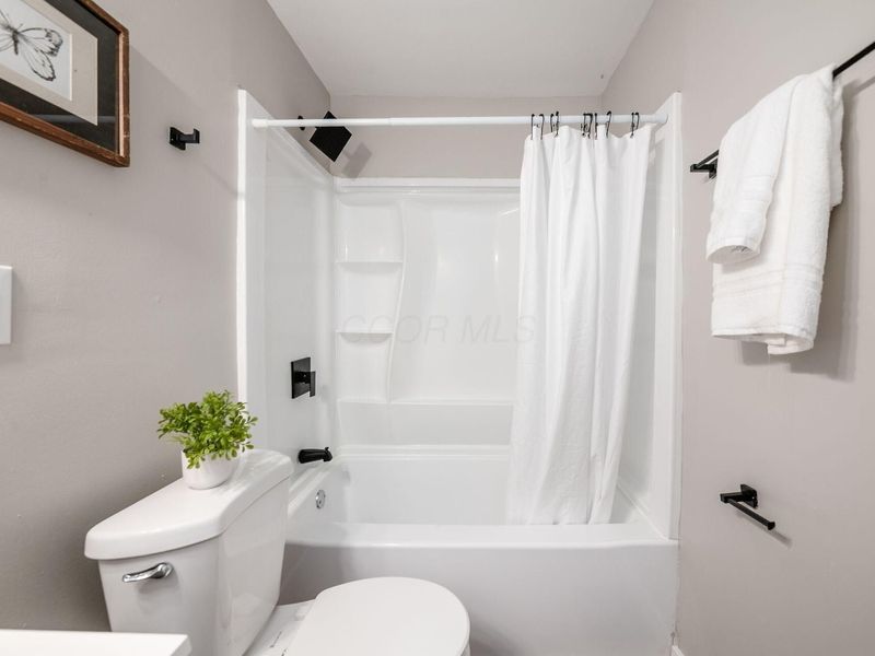 1363 E 19th Avenue , Columbus, OH 43211 Photo 15