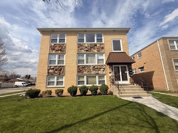 4220 Oakton Street , Unit 2, Skokie, IL 60076