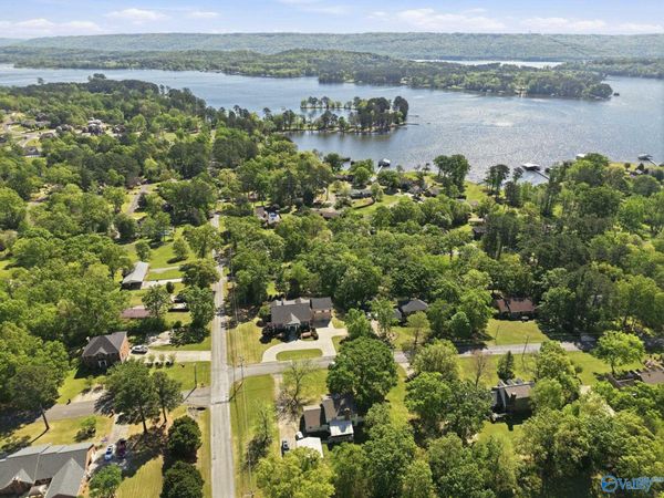 22 Bradley Street, Scottsboro, AL 35769