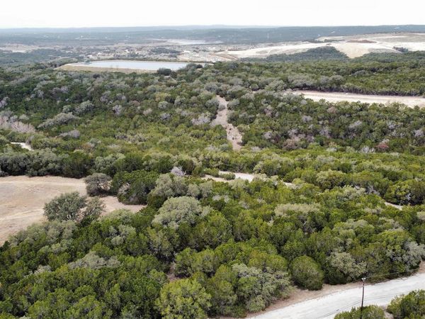 8446 Corral LN , Lago Vista, TX 78645