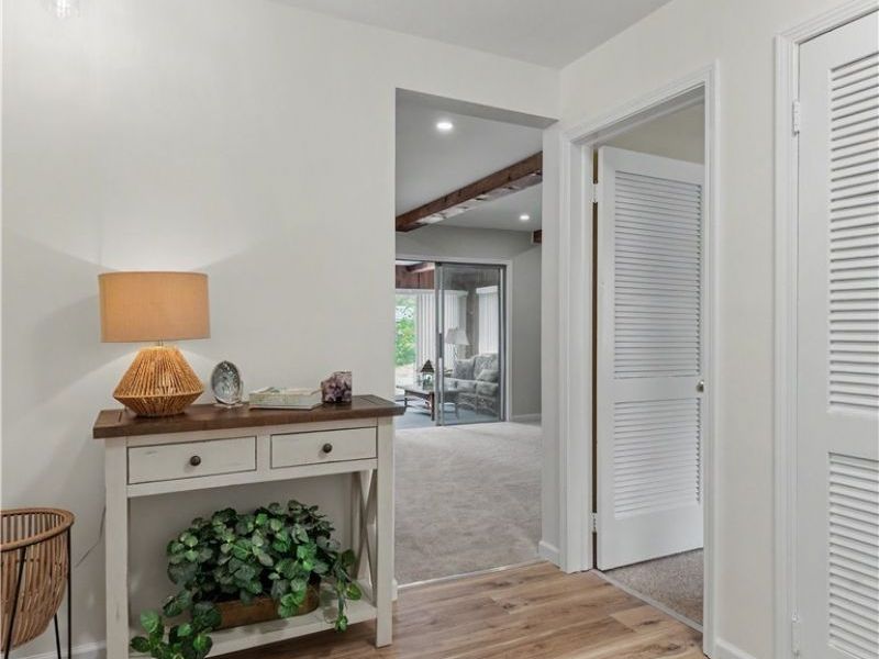 7823 Oakhurst Circle, Brecksville, OH 44141 Photo 2