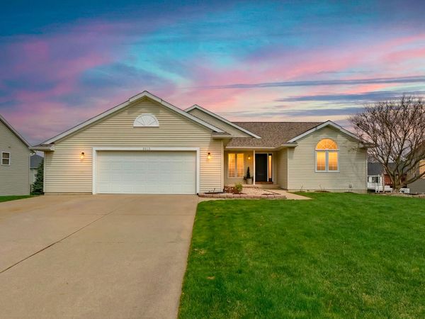 2513 Willow Ridge Drive, Jenison, MI 49428