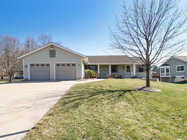 4180 Ivanrest Avenue SW, Grandville, MI 49418