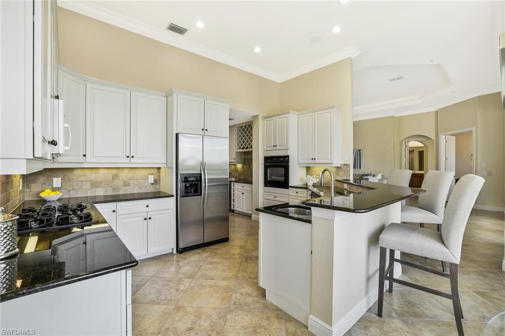 15539 Monterosso Ln, Unit 202, Naples, FL 34110 Photo