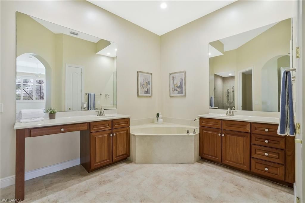 15539 Monterosso Ln, Unit 202, Naples, FL 34110 Photo