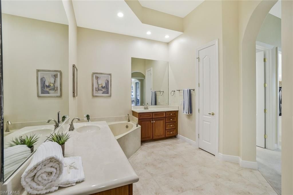 15539 Monterosso Ln, Unit 202, Naples, FL 34110 Photo