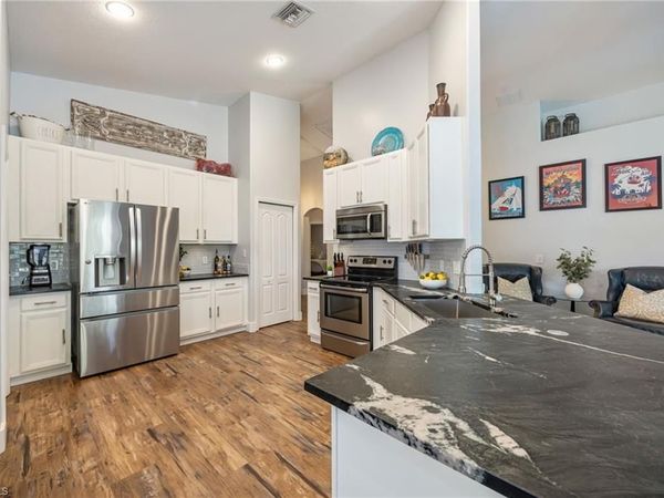 219 Glen Eagle CIR, NAPLES, FL 34104